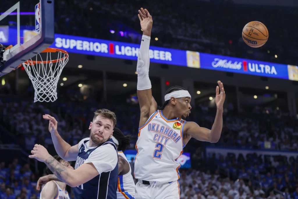 Thunder Storms Past Mavericks in Game 1 with Gilgeous-Alexander Leading the Chargeillustration
