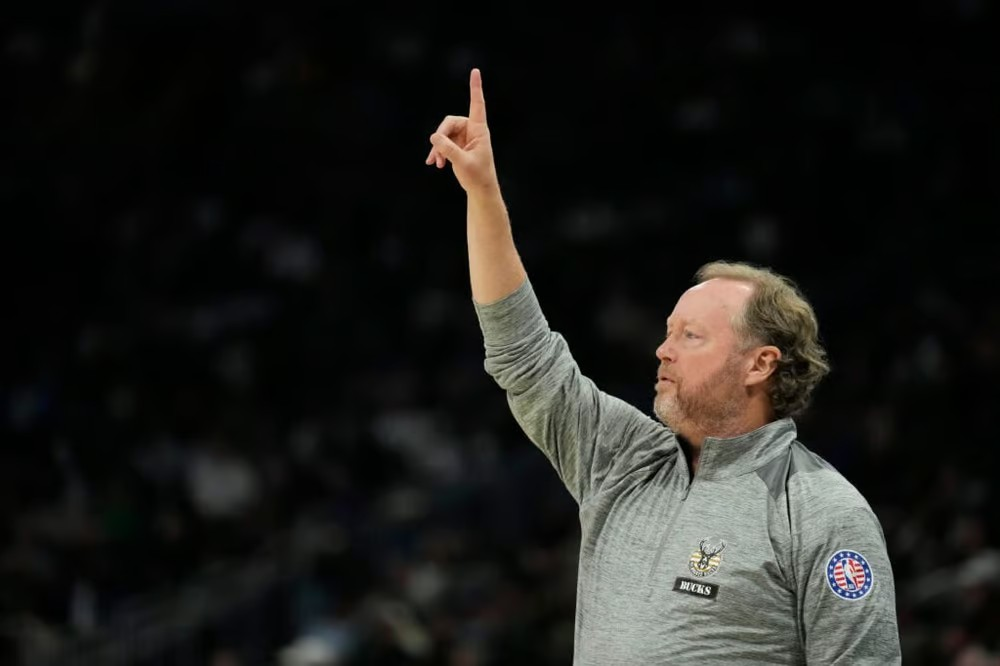 Phoenix Suns Hire Mike Budenholzer as Head Coach, Agree to Five-Year $50+ Million Dealillustration