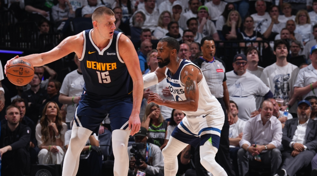 Nuggets Beat Timberwolves with 115-107 Victory Led by Jokic and Gordonillustration