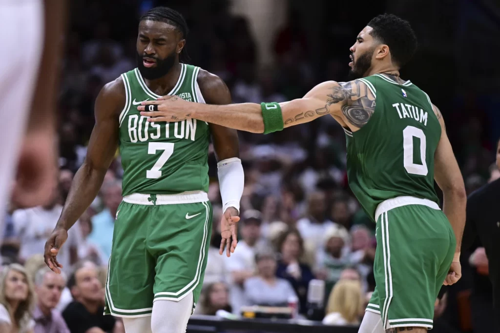 Tatum's 33 Lead Celtics to 109-102 Win Over Cavs, Seize 3-1 Series Leadillustration