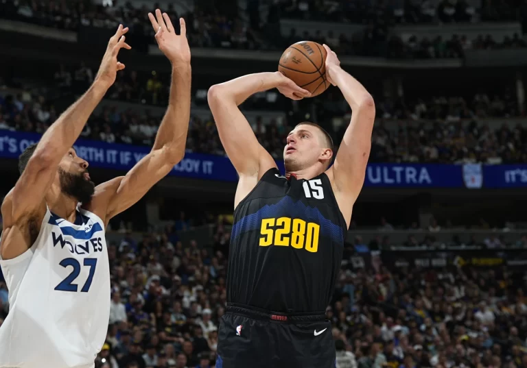 Jokic's 40 Points Propel Nuggets to 112-97 Victory, Claim 3-2 Series Lead Over Wolves