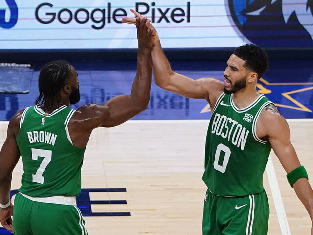 Boston Celtics Dominate Pacers 4-0, Reach Finalsillustration