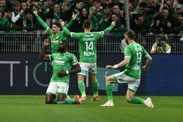 Saint-Etienne Promoted to Ligue 1 After Playoff Victory Over Metzillustration