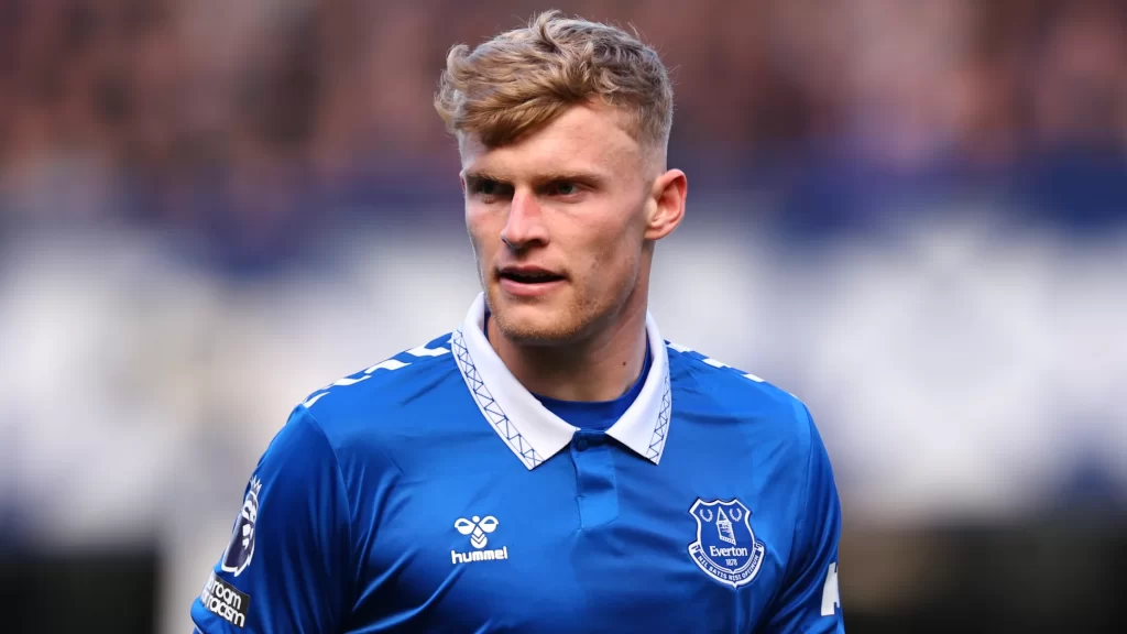 Everton Reject £35m Bid from Man Utd for Branthwaiteillustration