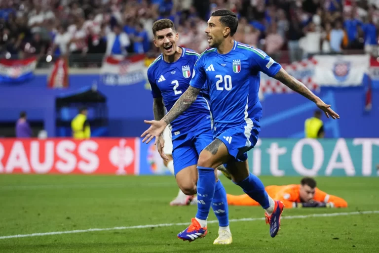 Zaccagni Strikes in 98th Minute to Secure Italy's Place in Euro 2024 Last 16