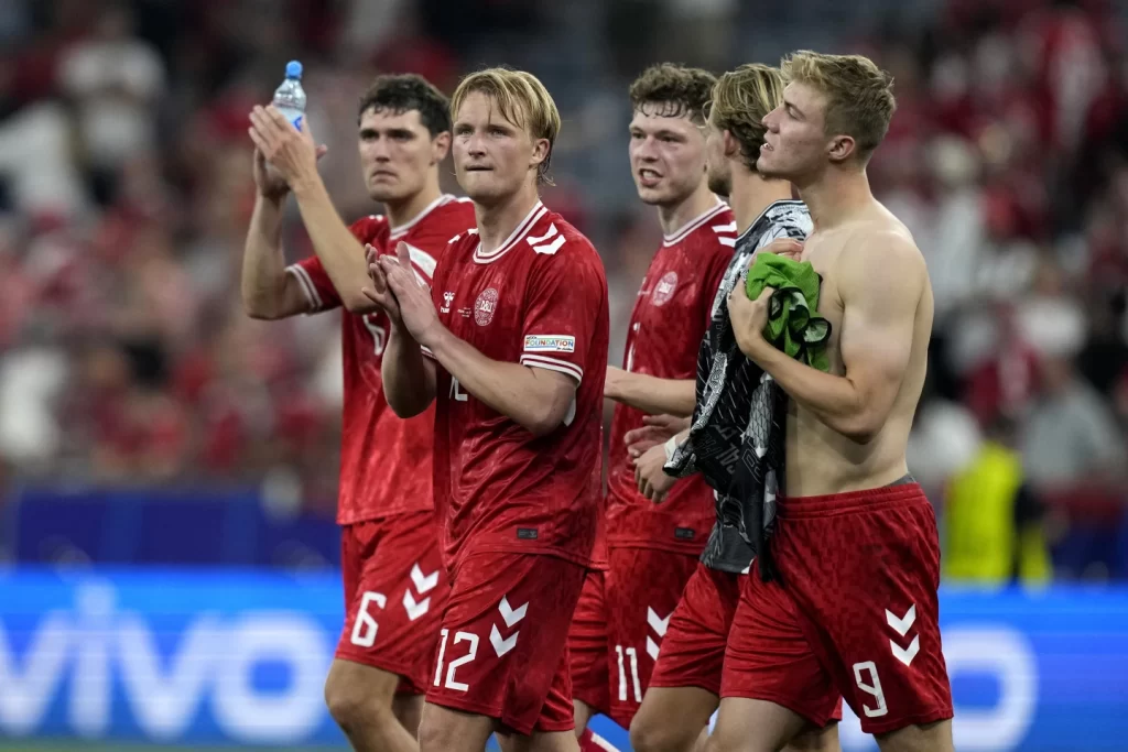 Denmark Advances to Euro 2024 Last 16 After 0-0 Draw with Serbiaillustration