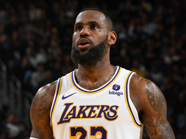 Lakers Set to Offer LeBron James Three-Year Max Contract Extensionillustration