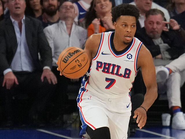 76ers Re-sign Kyle Lowry on 1-Year Contract