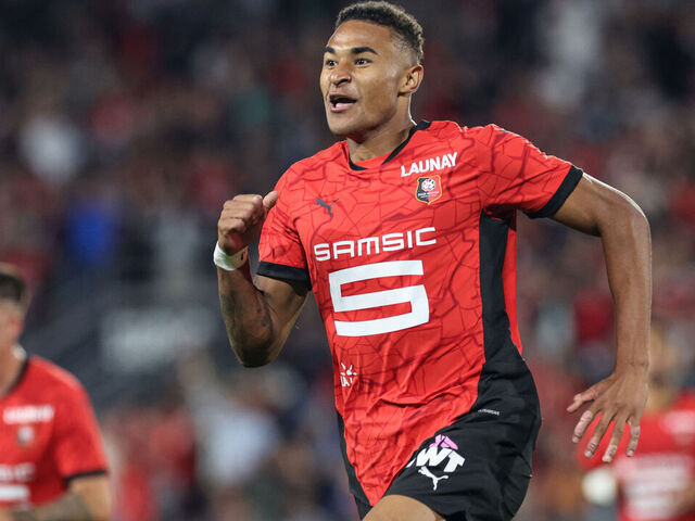 Ligue 1 Roundup: Rennes Cruise Past Lyon, Auxerre Back with a Bang